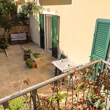 Il Giardino Rooms&Breakfast La Maddalena  Esterno foto