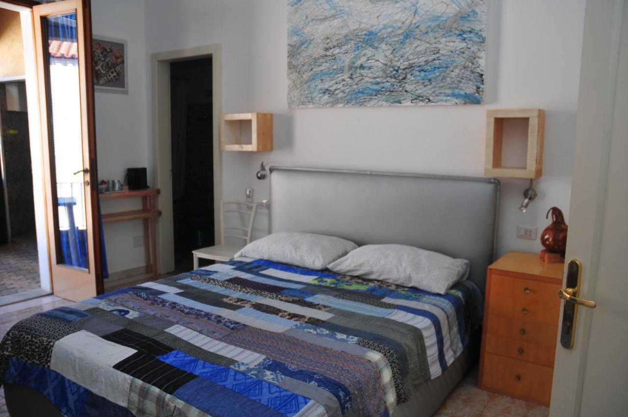 Il Giardino Rooms&Breakfast La Maddalena  Esterno foto