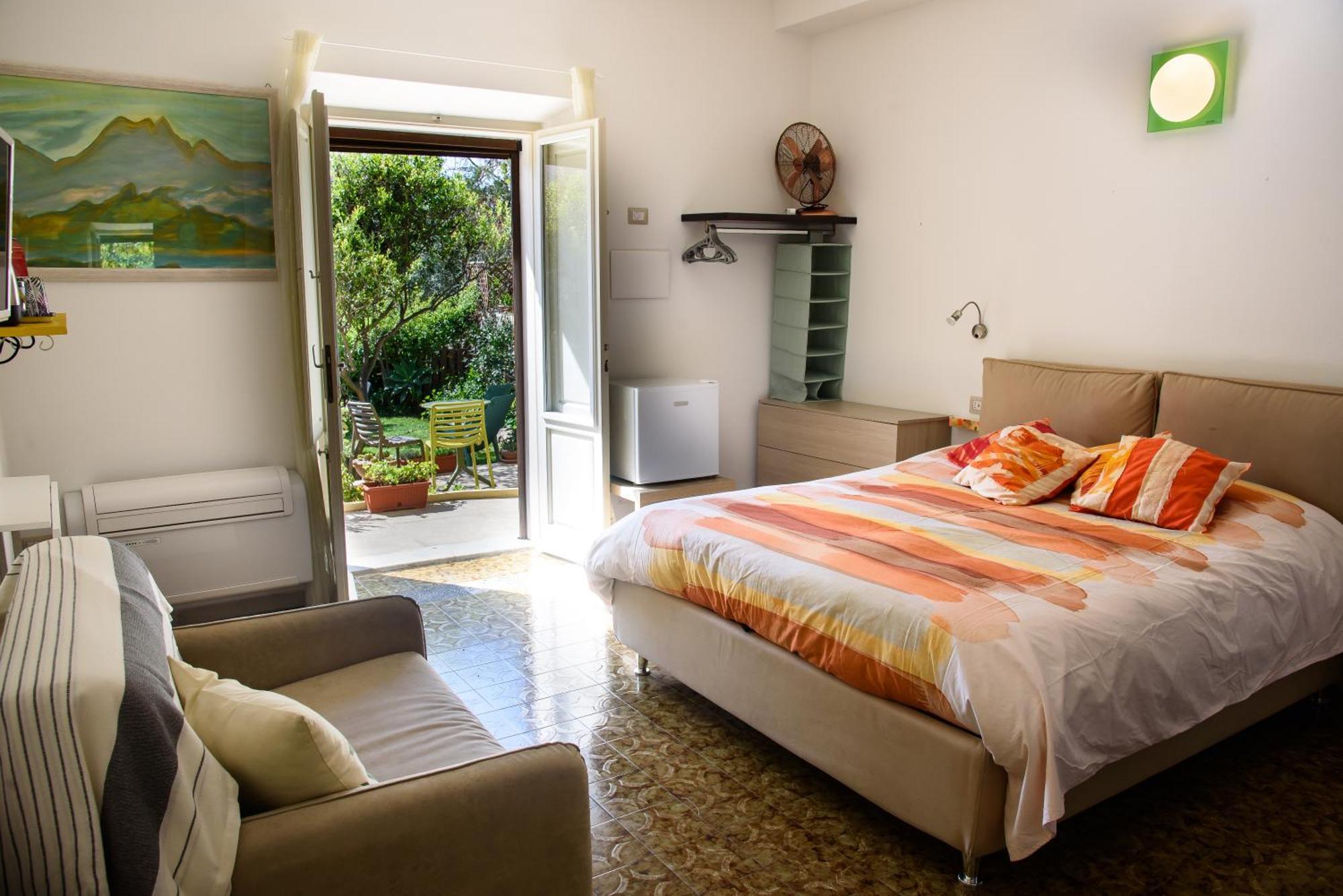 Il Giardino Rooms&Breakfast La Maddalena  Esterno foto